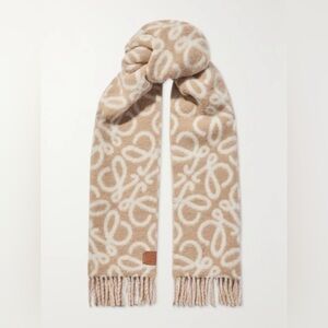 LOEWE Fringed jacquard-knit scarf Elegant Beige Patterned Scarf anagram cream